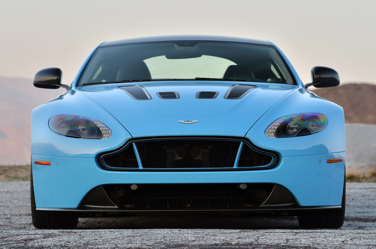 Aston Martin V12 Vantage фото 107489