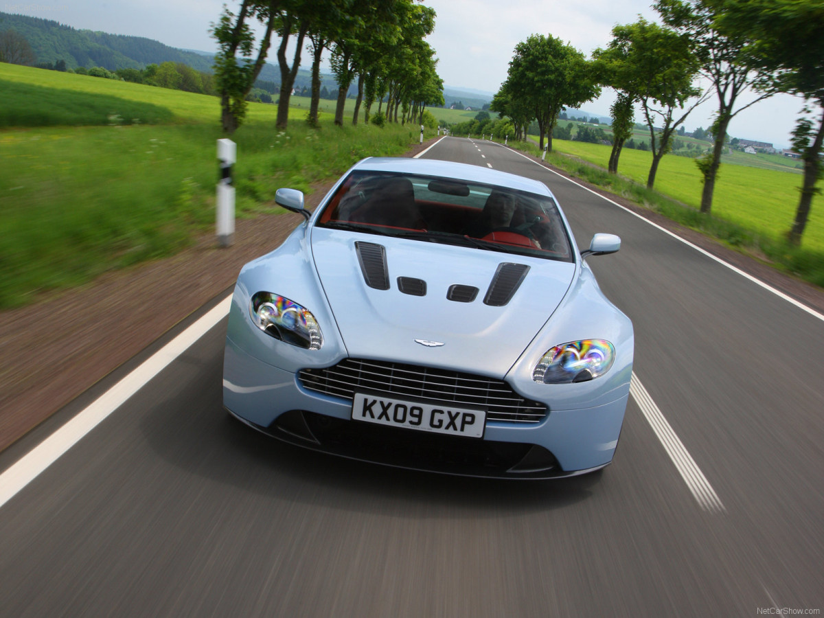 Aston Martin V12 Vantage фото 66225