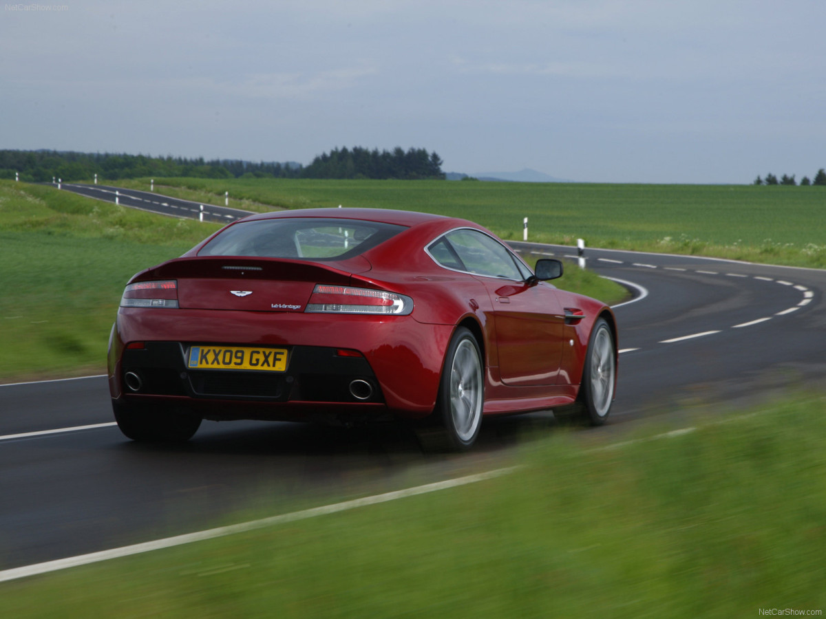 Aston Martin V12 Vantage фото 66230