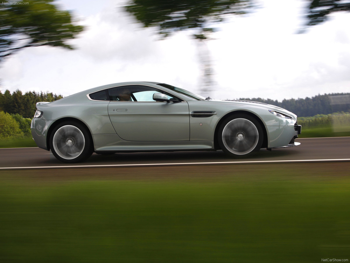 Aston Martin V12 Vantage фото 66232