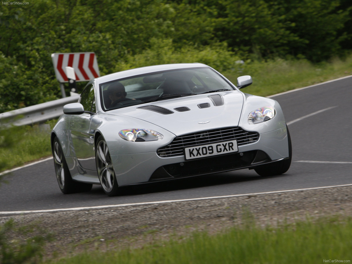 Aston Martin V12 Vantage фото 66235