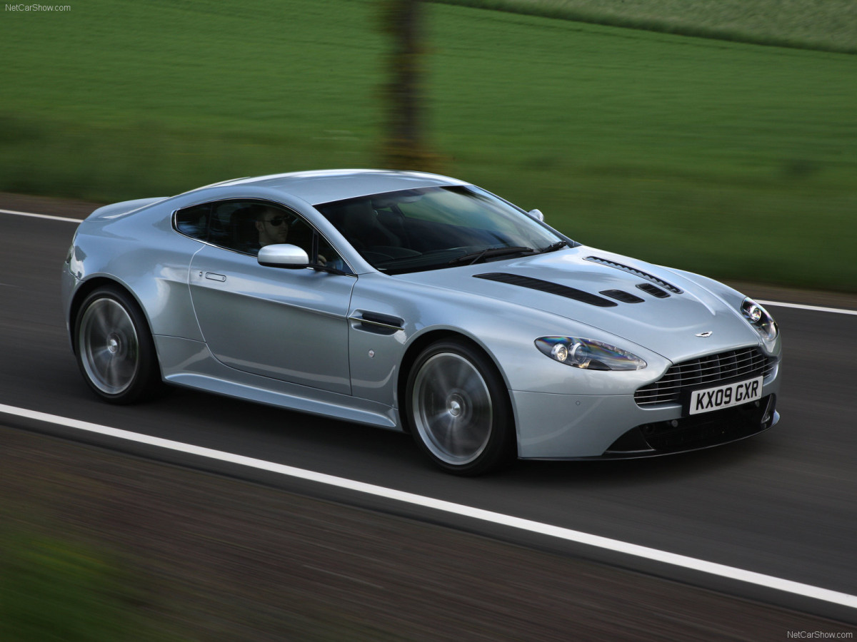 Aston Martin V12 Vantage фото 66244