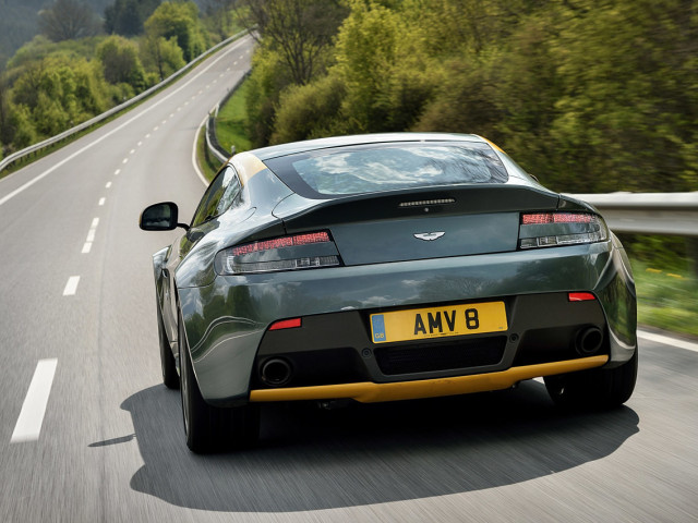 Aston Martin V8 Vantage GT фото