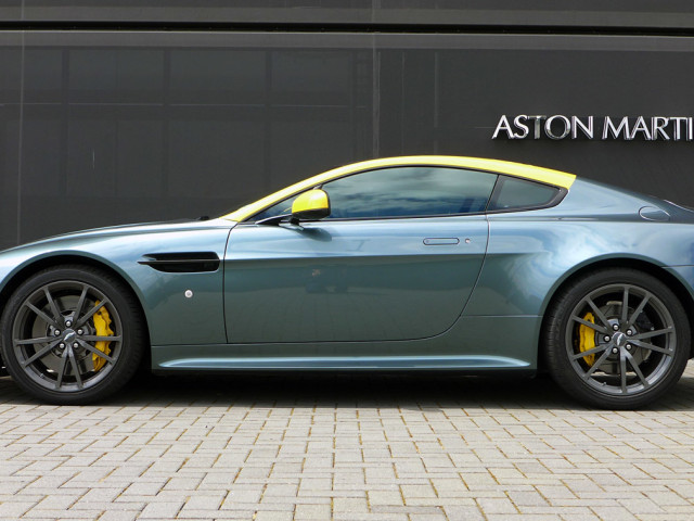 Aston Martin V8 Vantage GT фото