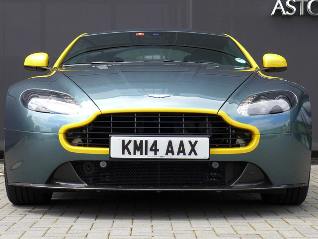 Aston Martin V8 Vantage GT фото