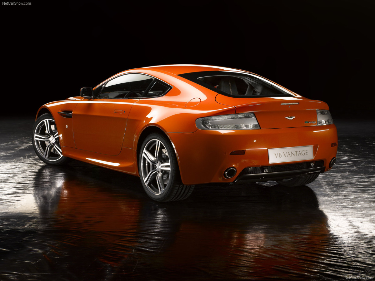 Aston Martin V8 Vantage N400 фото 49580