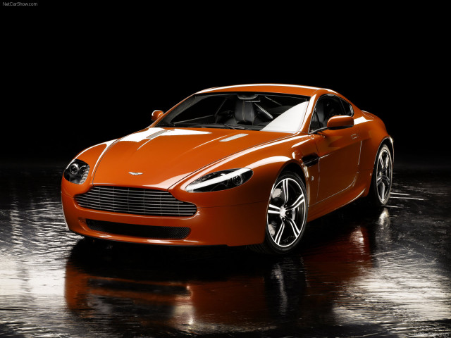 Aston Martin V8 Vantage N400 фото