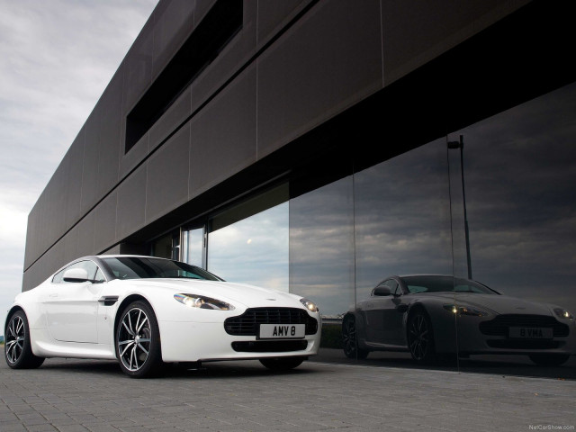 Aston Martin V8 Vantage N420 фото