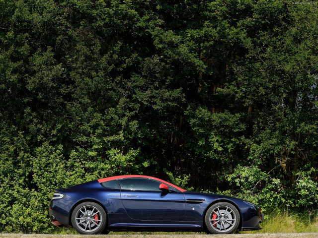 Aston Martin V8 Vantage N430 фото