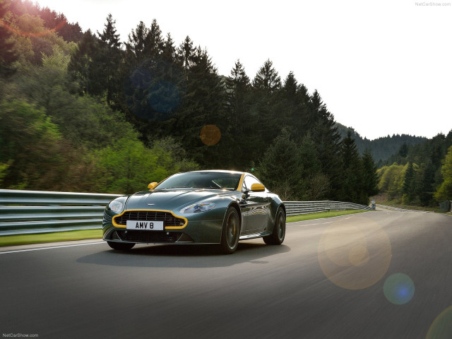 Aston Martin V8 Vantage N430 фото