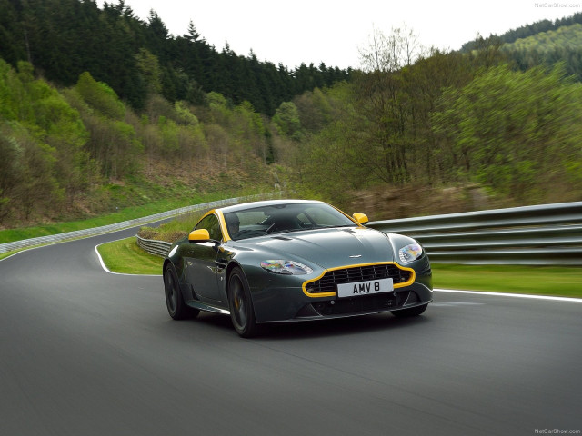 Aston Martin V8 Vantage N430 фото