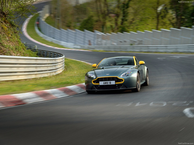 Aston Martin V8 Vantage N430 фото