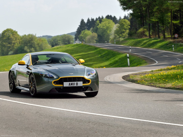 Aston Martin V8 Vantage N430 фото