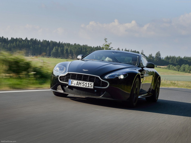 Aston Martin V8 Vantage N430 фото