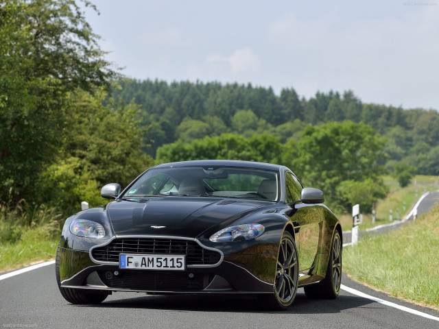 Aston Martin V8 Vantage N430 фото