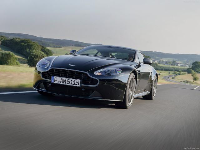 Aston Martin V8 Vantage N430 фото