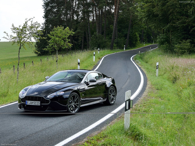 Aston Martin V8 Vantage N430 фото