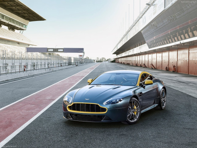 Aston Martin V8 Vantage N430 фото