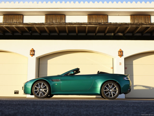 Aston Martin V8 Vantage S Roadster фото