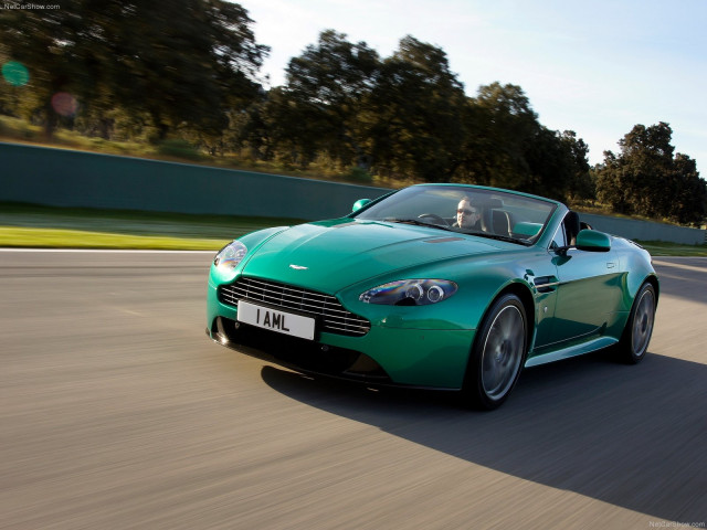 Aston Martin V8 Vantage S Roadster фото