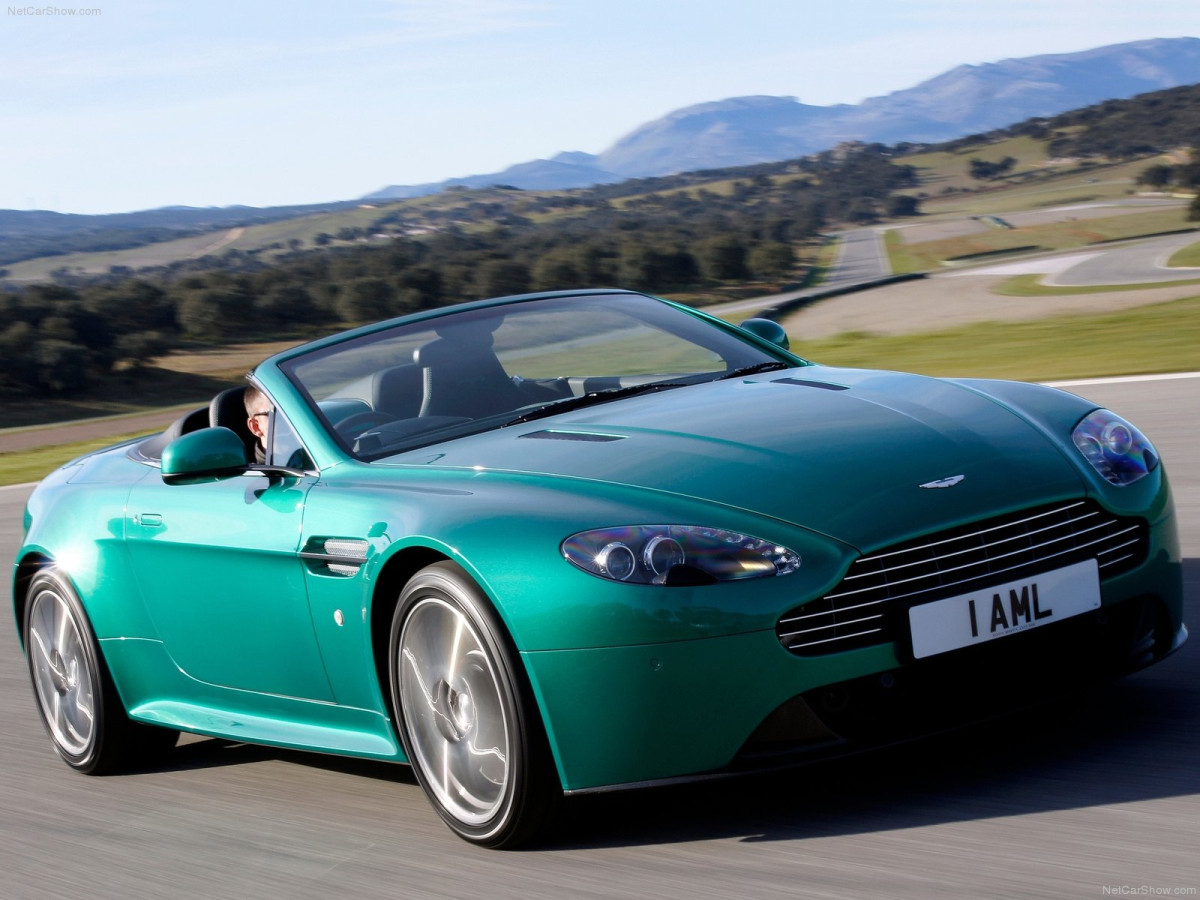 Aston Martin V8 Vantage S Roadster фото 82021