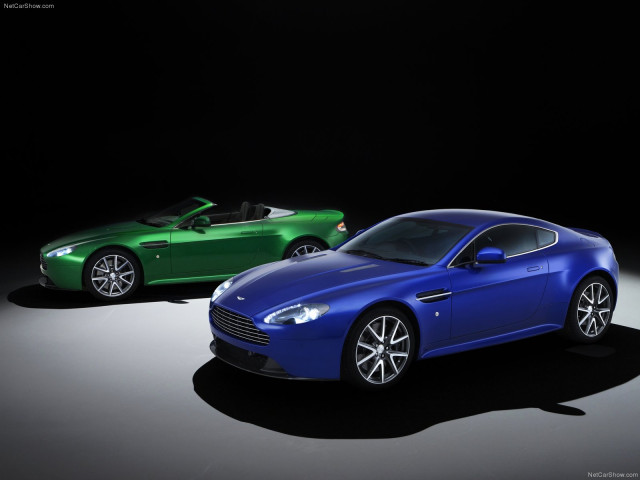 Aston Martin V8 Vantage S фото