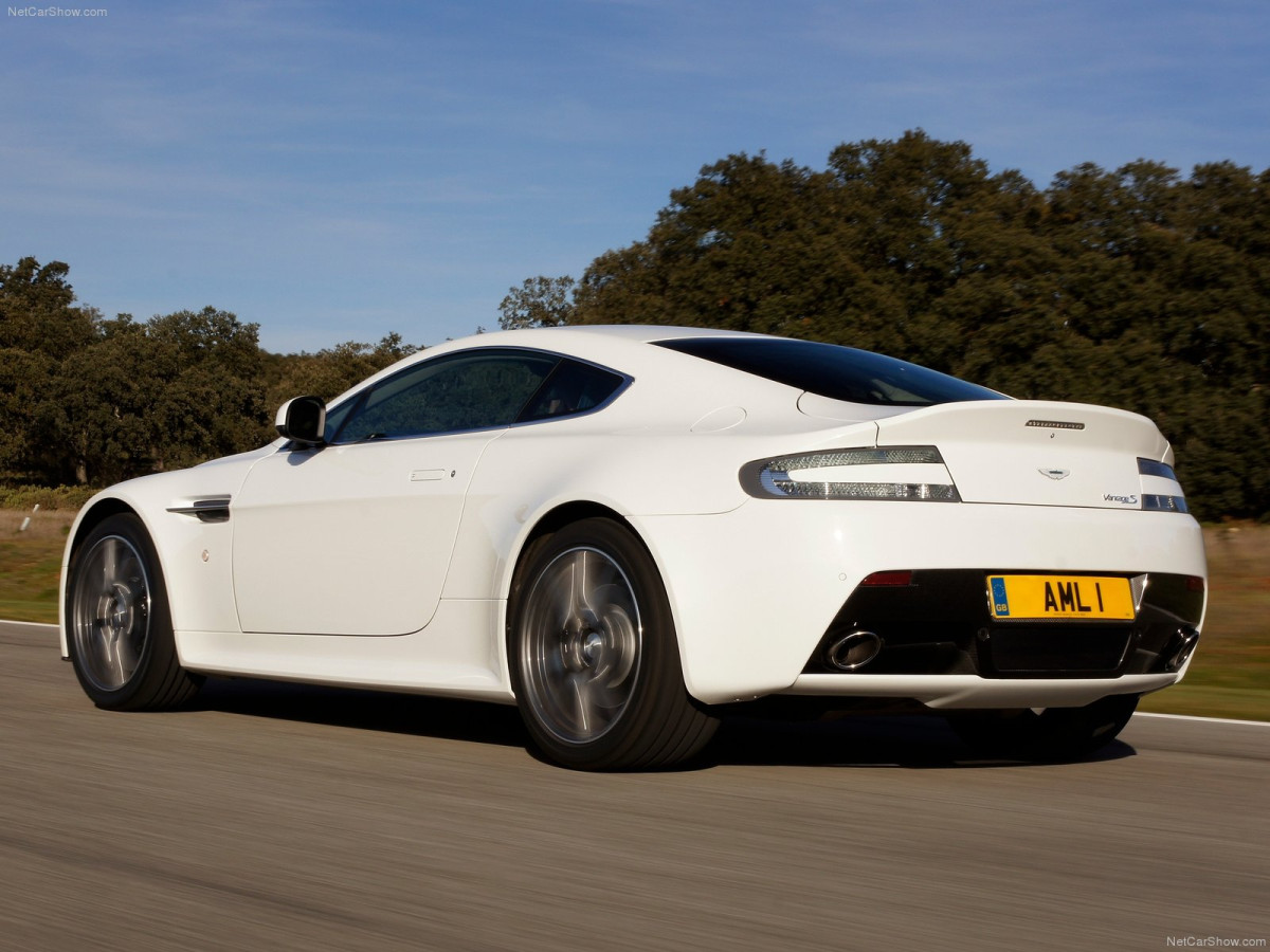 Aston Martin V8 Vantage S фото 82039