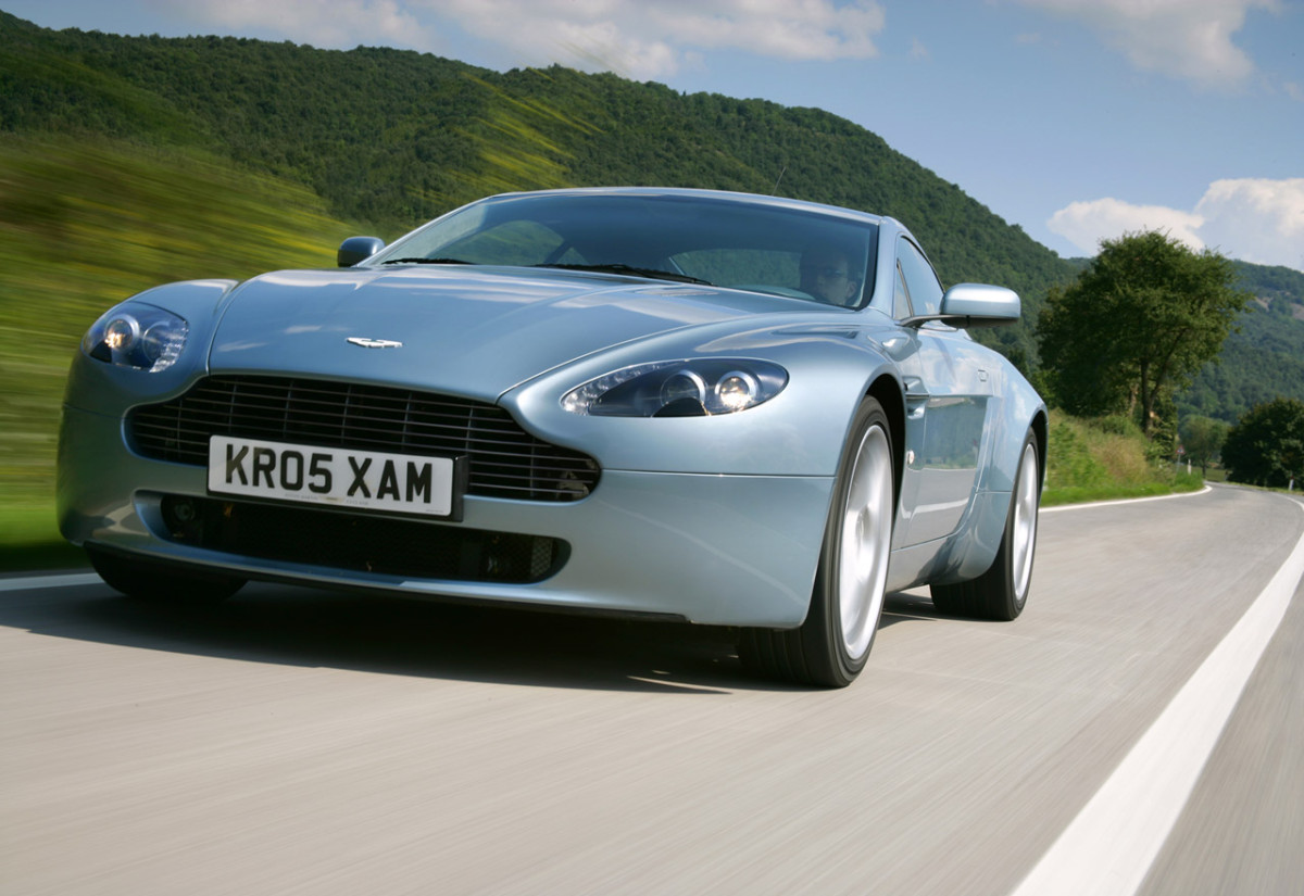 Aston Martin V8 Vantage фото 27051