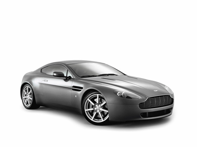 Aston Martin V8 Vantage фото