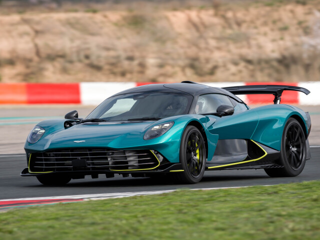 Aston Martin Valhalla фото