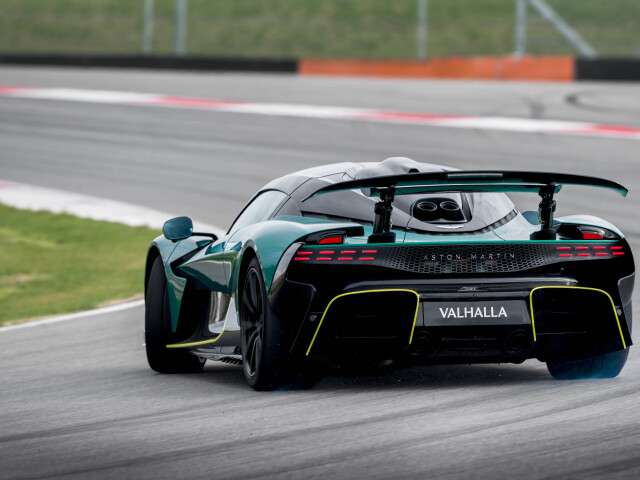 Aston Martin Valhalla фото