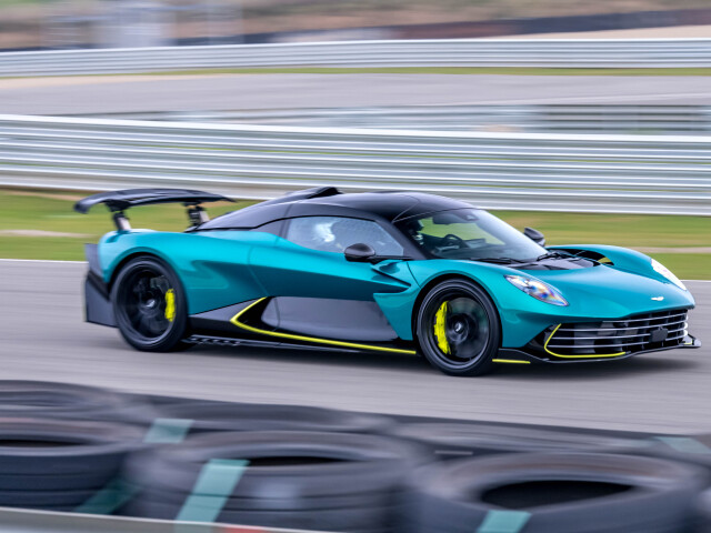 Aston Martin Valhalla фото