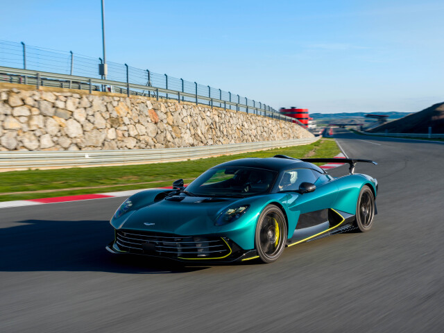 Aston Martin Valhalla фото