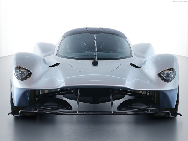 Aston Martin Valkyrie фото