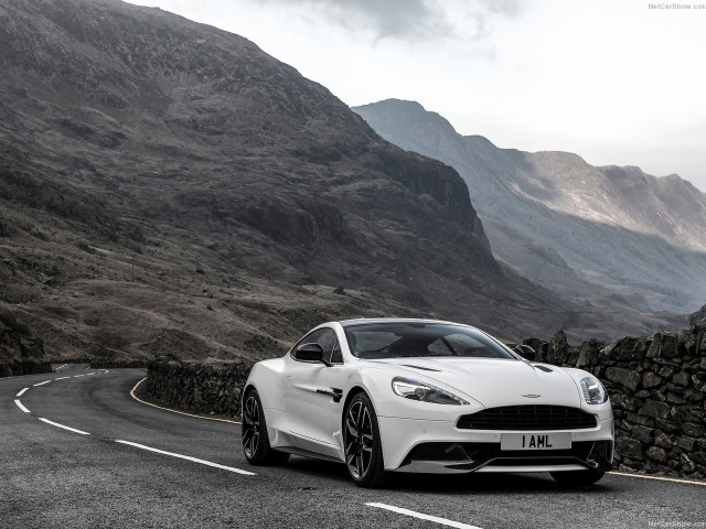 Aston Martin Vanquish Carbon White фото