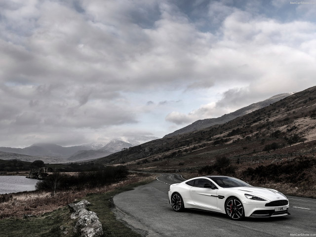 Aston Martin Vanquish Carbon White фото