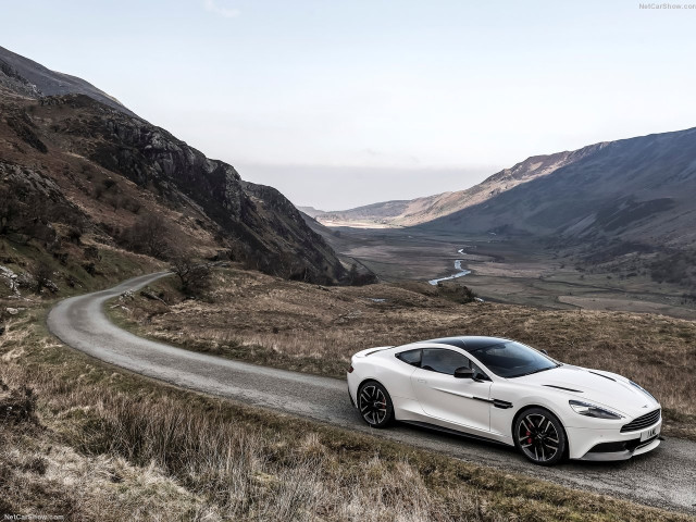 Aston Martin Vanquish Carbon White фото