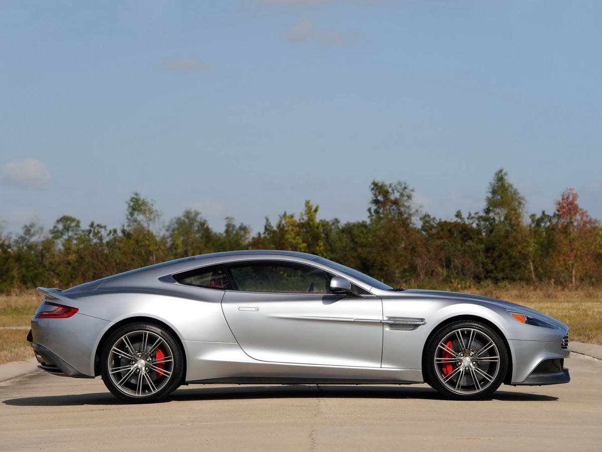 Aston Martin Vanquish фото 101600