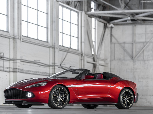 Aston Martin Vanquish фото