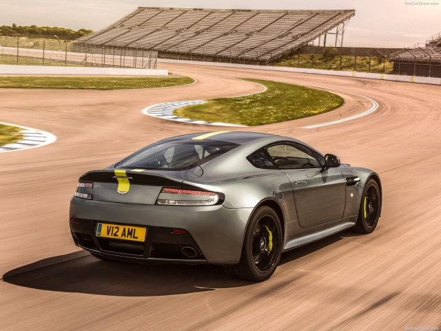 Aston Martin Vantage AMR фото