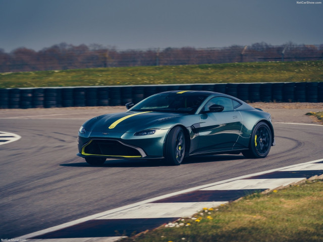 Aston Martin Vantage AMR фото