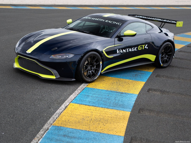 Aston Martin Vantage GT4 фото