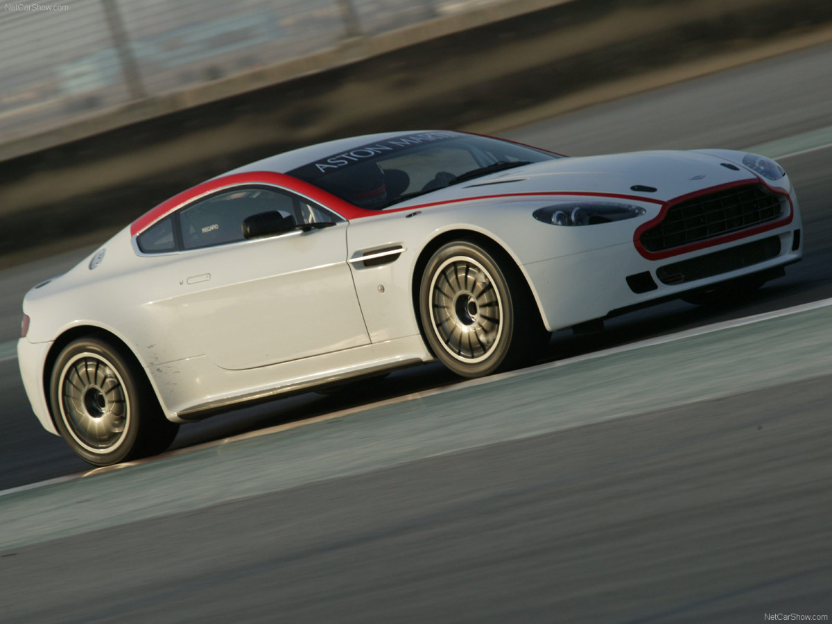 Aston Martin Vantage GT4 фото 60755