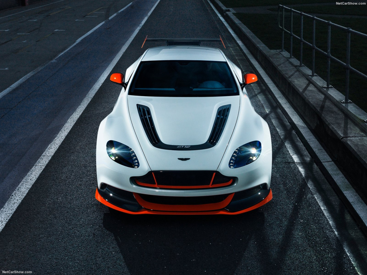 Aston Martin Vantage фото 156433