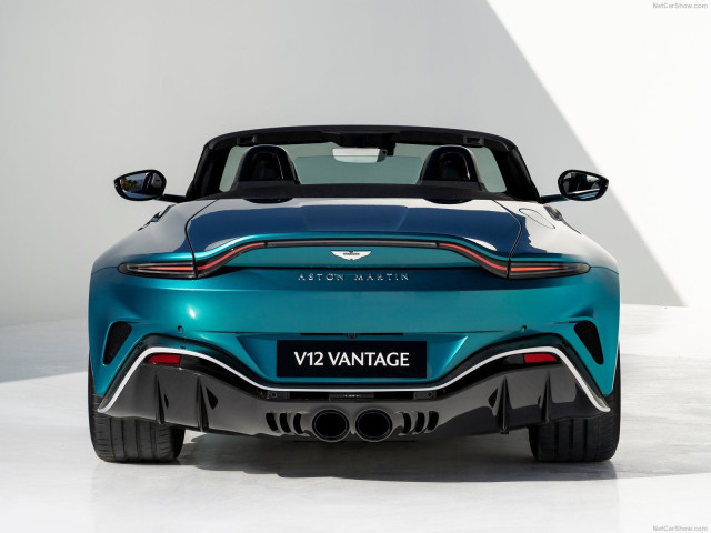 Aston Martin Vantage фото