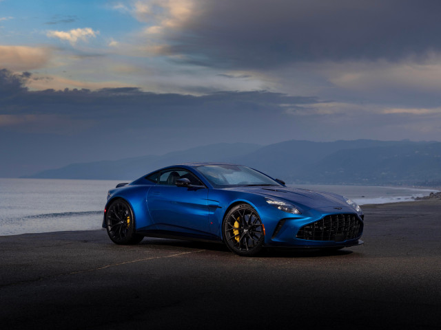 Aston Martin Vantage фото