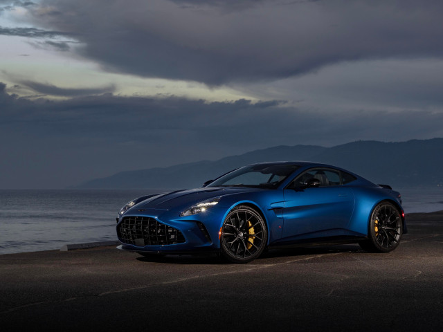 Aston Martin Vantage фото