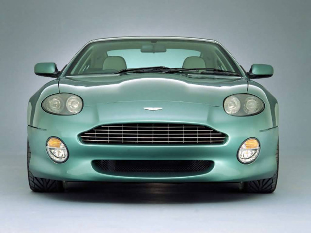 Aston Martin Vantage фото