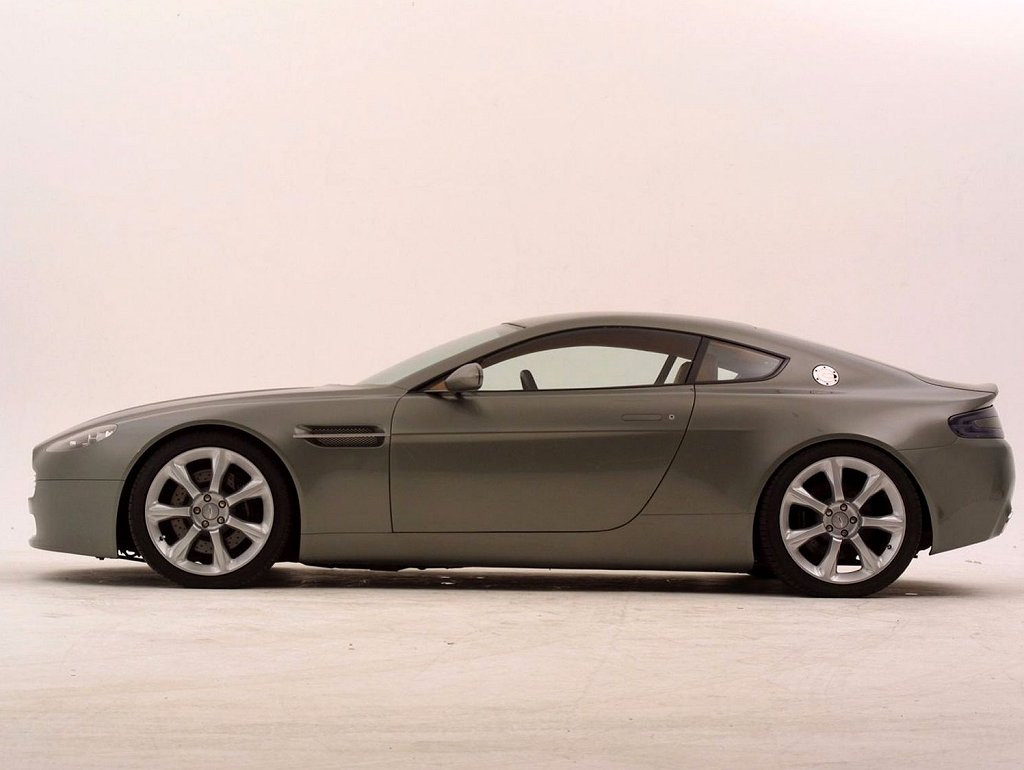 Aston Martin Vantage фото 246