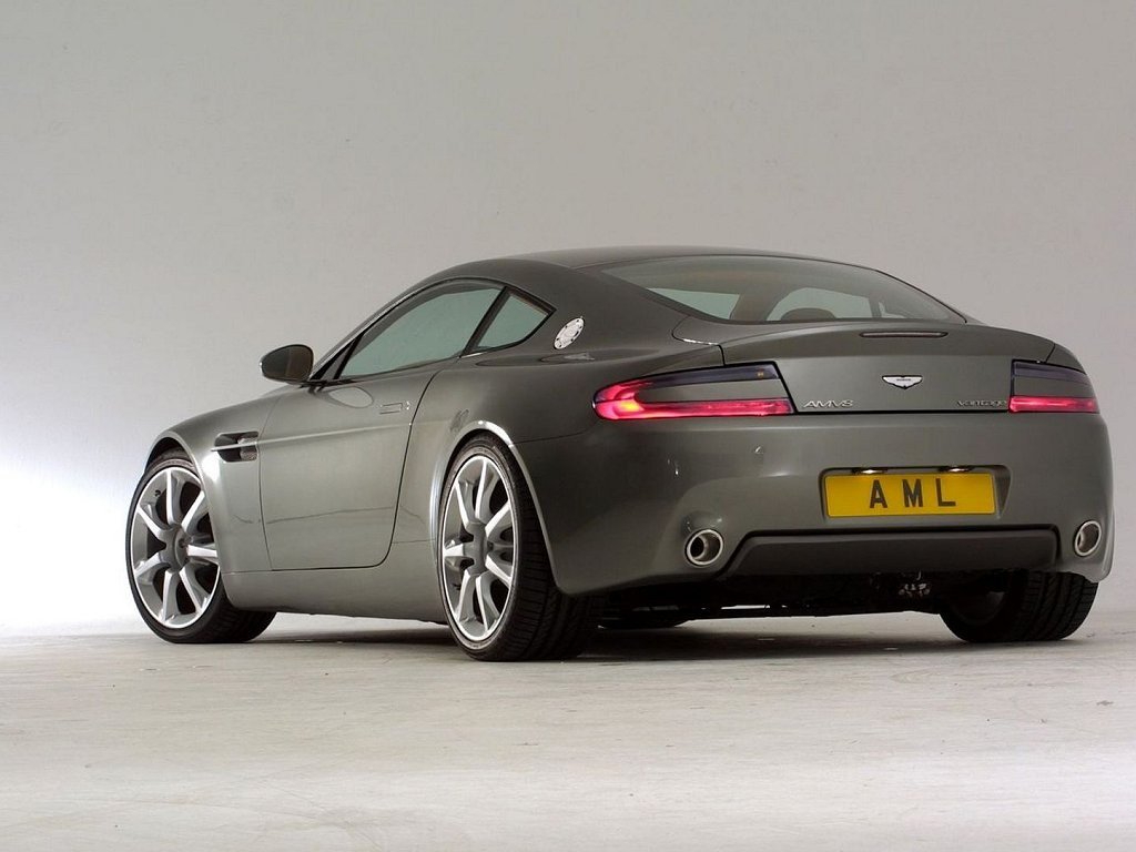 Aston Martin Vantage фото 249